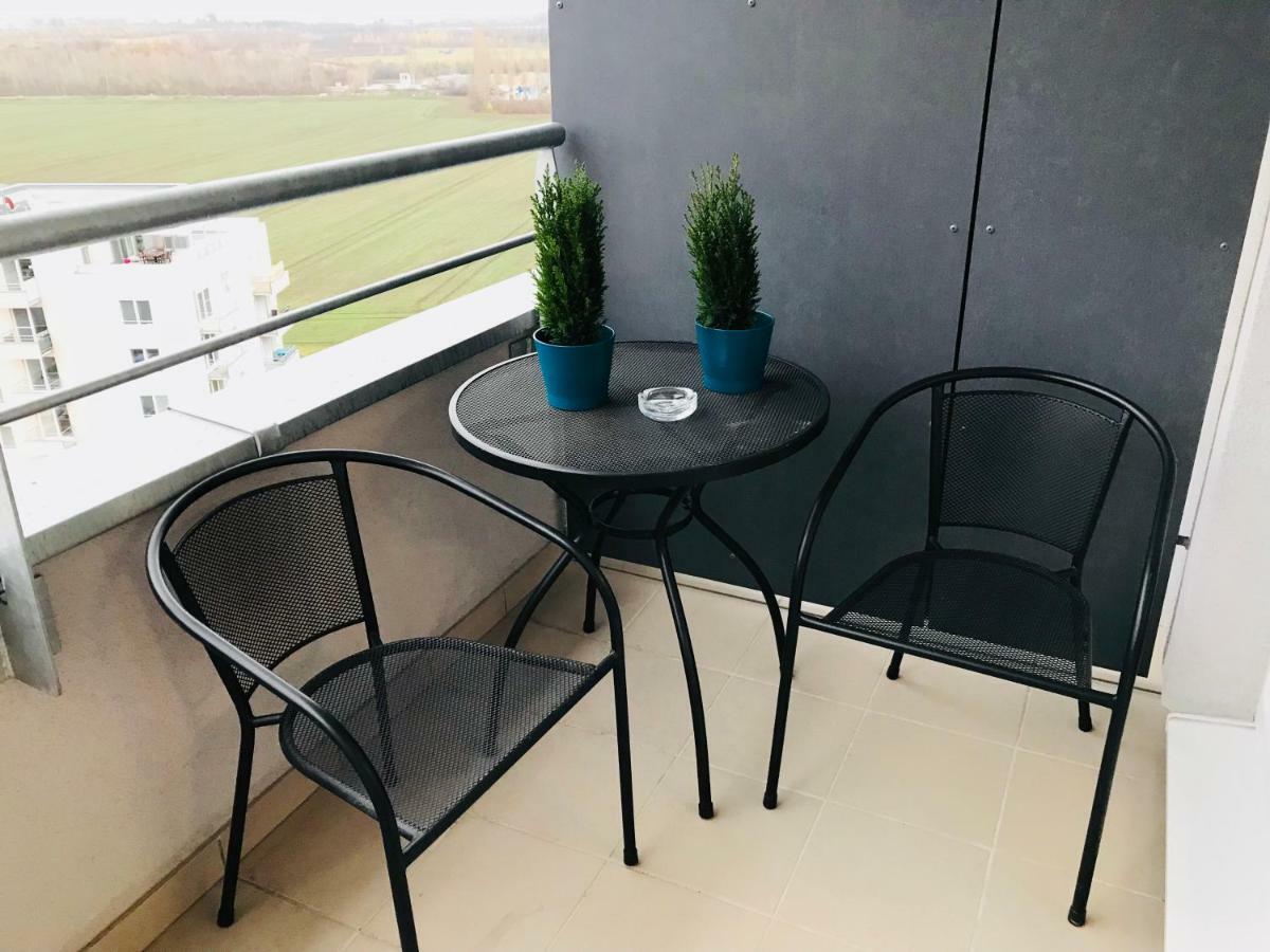 Letnany - Standerova Apartment Prag